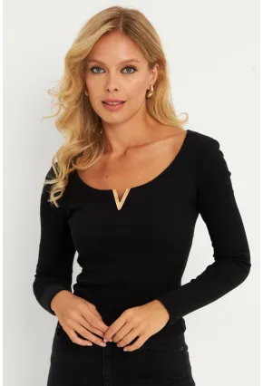 Kadın Siyah Aksesuarlı Kaşkorse Bluz RLO17