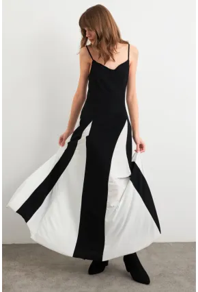 Kadın Siyah-Beyaz Kontrast Yırtmaçlı Maxi Elbise LİK16