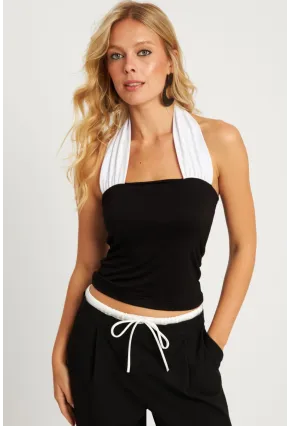 Kadın Siyah-Beyaz Sırtı Açık Kontrast Bluz EY2834