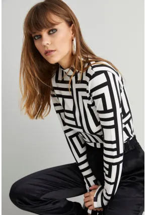 Kadın Siyah-Beyaz Yarım Balıkçı Desenli Bluz LPP1147