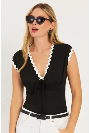 Kadın Siyah Biyeli Bluz EY2771
