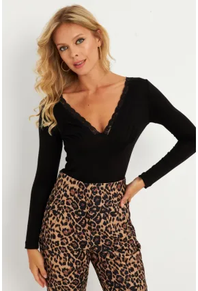 Kadın Siyah Dantel Detaylı Bluz EY2870