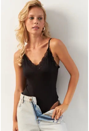 Kadın Siyah Dantel Detaylı Çıtçıtlı Body RK41