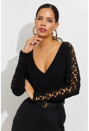 Kadın Siyah Dantel Detaylı V Yaka Bluz BK1622
