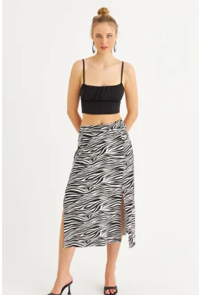 Kadın Siyah-Ekru Desenli Midi Etek FRY2227