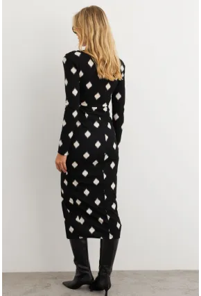 Kadın Siyah-Ekru Vatkalı Büzgü Detaylı Midi Elbise KED4451