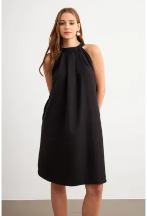 Kadın Siyah Halter Yaka Midi Elbise NH5029