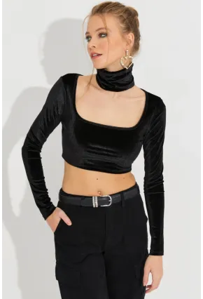 Kadın Siyah Kare Yaka Boyunluklu Kadife Crop Bluz B2867