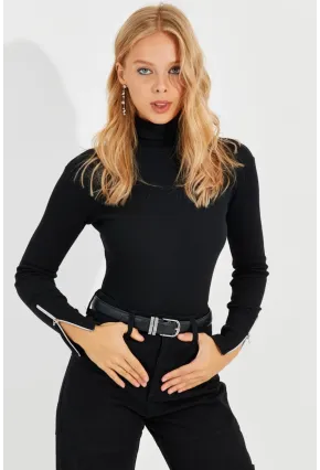 Kadın Siyah Kolları Fermuarlı Kaşkorse Balıkçı Bluz EY2567
