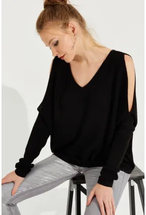 Kadın Siyah Kolu Yırtmaçlı Triko Bluz SMT221