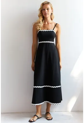 Kadın Siyah Nakış Detaylı Midi Elbise HOL2128