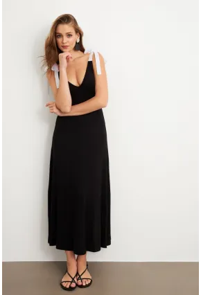Kadın Siyah Omuz Fiyonklu V Yaka Midi Elbise EY3091
