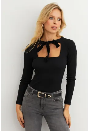 Kadın Siyah Önü Bağlamalı Kare Yaka Bluz EY3008