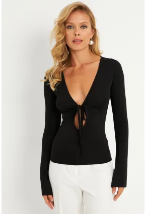 Kadın Siyah Önü Pencereli Bluz EY2860
