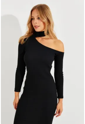 Kadın Siyah Tek Omuzu Açık Midi Elbise EY2562