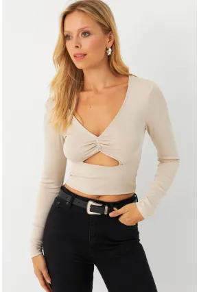 Kadın Vanilya Önü Pencereli Crop Bluz AYD393