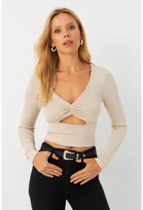 Kadın Vanilya Önü Pencereli Crop Bluz AYD393