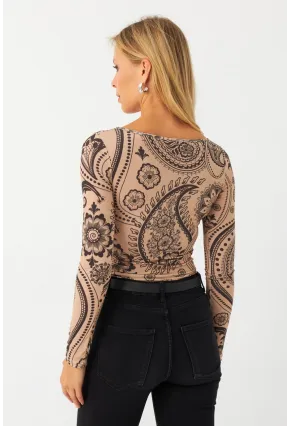 Kadın Vanilya-Siyah Kare Yaka Desenli Crop Bluz LİK13