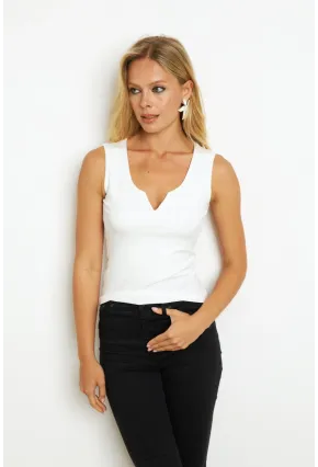 Kadın Beyaz Kolsuz Bluz EY2712