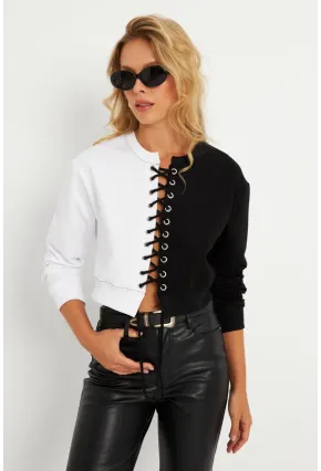 Kadın Beyaz-Siyah Kuşgözlü Kısa Sweatshirt TF02