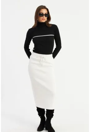 Kadın Beyaz Yırtmaçlı Sweat Etek TF24