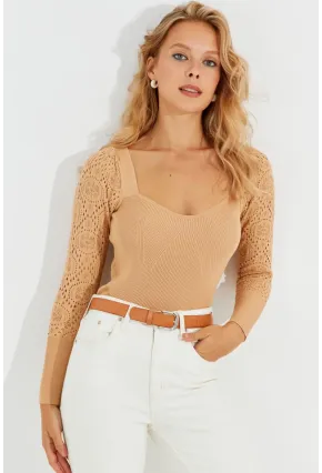 Kadın Camel Kalp Yaka Ajurlu Triko Bluz SMT217