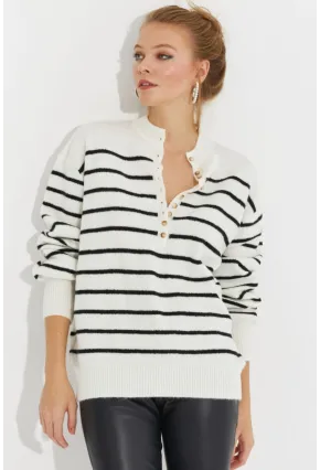 Kadın Ekru Çizgili Triko Kazak SMT219