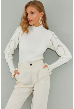 Kadın Ekru Kolları Ajurlu Triko Bluz SMT218
