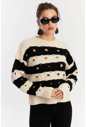 Kadın Ekru-Siyah Çizgili Yırtık Triko Kazak PP2342