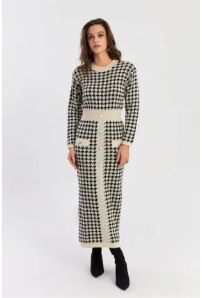 Kadın Ekru-Siyah Düğme Aksesuarlı Desenli Maxi Elbise NUV41