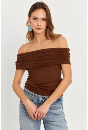Kadın Kahverengi Kolsuz Madonna Yaka Bluz TF51