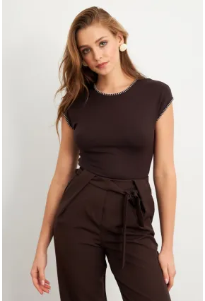 Kadın Kahverengi Kontrast Dikişli T-Shirt FLU766