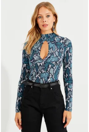 Kadın Petrol Önü Damla Yılan Desenli Bluz LPP1236