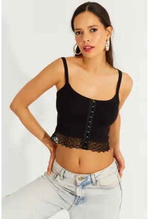 Kadın Siyah Agraflı Dantel Detaylı Crop Bluz RSS20