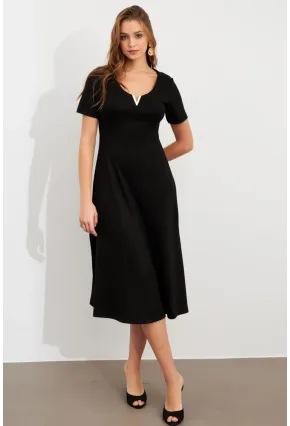 Kadın Siyah Aksesuar Detaylı Midi Elbise MON145