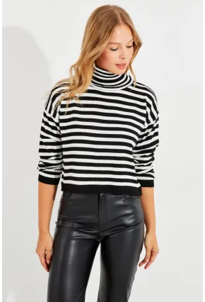 Kadın Siyah-Beyaz Çizgili Balıkçı Kısa Bluz YV201