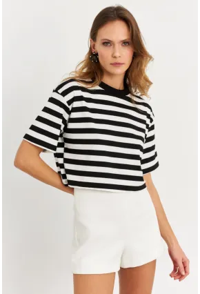Kadın Siyah-Beyaz Çizgili Crop Bluz KY7145