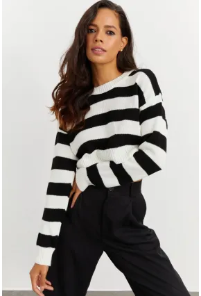 Kadın Siyah-Beyaz Çizgili Kısa Kazak SF1538