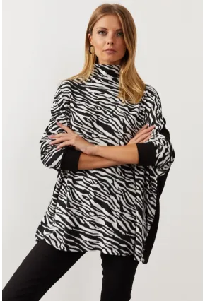 Kadın Siyah-Beyaz Zebra Desenli Balıkçı Yaka Salaş Bluz EY1060