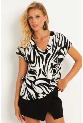 Kadın Siyah-Beyaz Zebra Desenli V Yaka Bluz AYD347