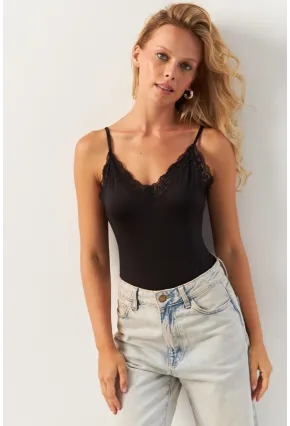 Kadın Siyah Dantel Detaylı Çıtçıtlı Body RK41