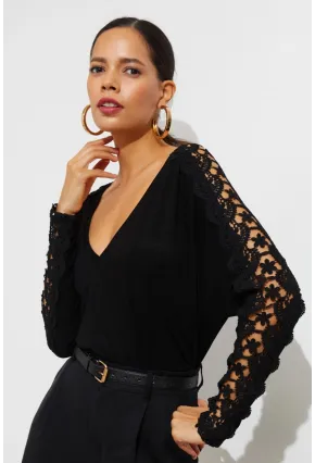 Kadın Siyah Dantel Detaylı V Yaka Bluz BK1622