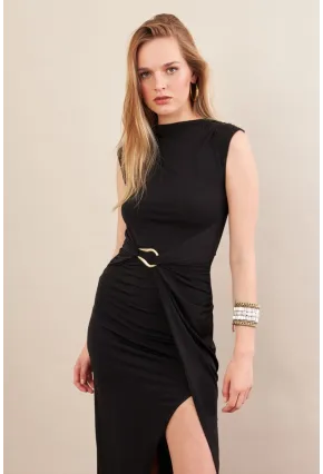 Kadın Siyah Eteği Kruvaze Tokalı Midi elbise KED7340