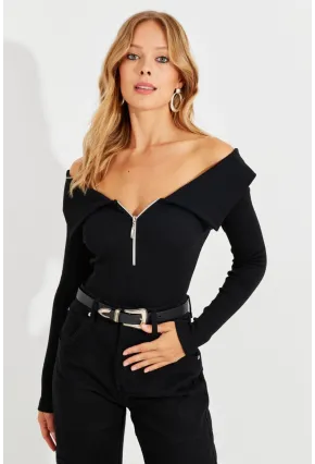 Kadın Siyah Fermuarlı Madonna Yaka Bluz EY2559