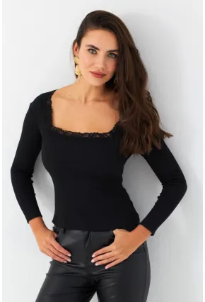 Kadın Siyah Kare Yaka Dantelli Bluz TF36