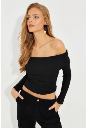 Kadın Siyah Madonna Yaka Kaşkorse Bluz EY2584