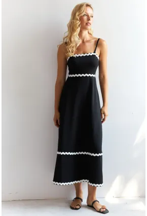 Kadın Siyah Nakış Detaylı Midi Elbise HOL2128