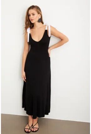 Kadın Siyah Omuz Fiyonklu V Yaka Midi Elbise EY3091