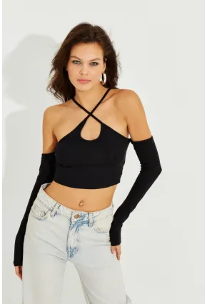 Kadın Siyah Omuzları Açık Sırtı Çapraz Crop Bluz B2684