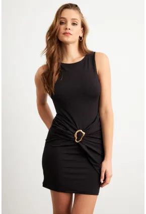 Kadın Siyah Toka Detaylı Büzgülü Mini Elbise KED2365